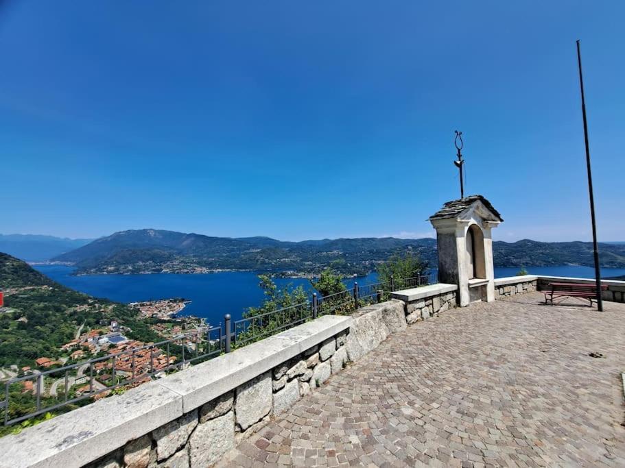 Appartamento Storico Con Giardino Soleggiato - B&B Via Rinaldi Arto Centonara Exterior photo