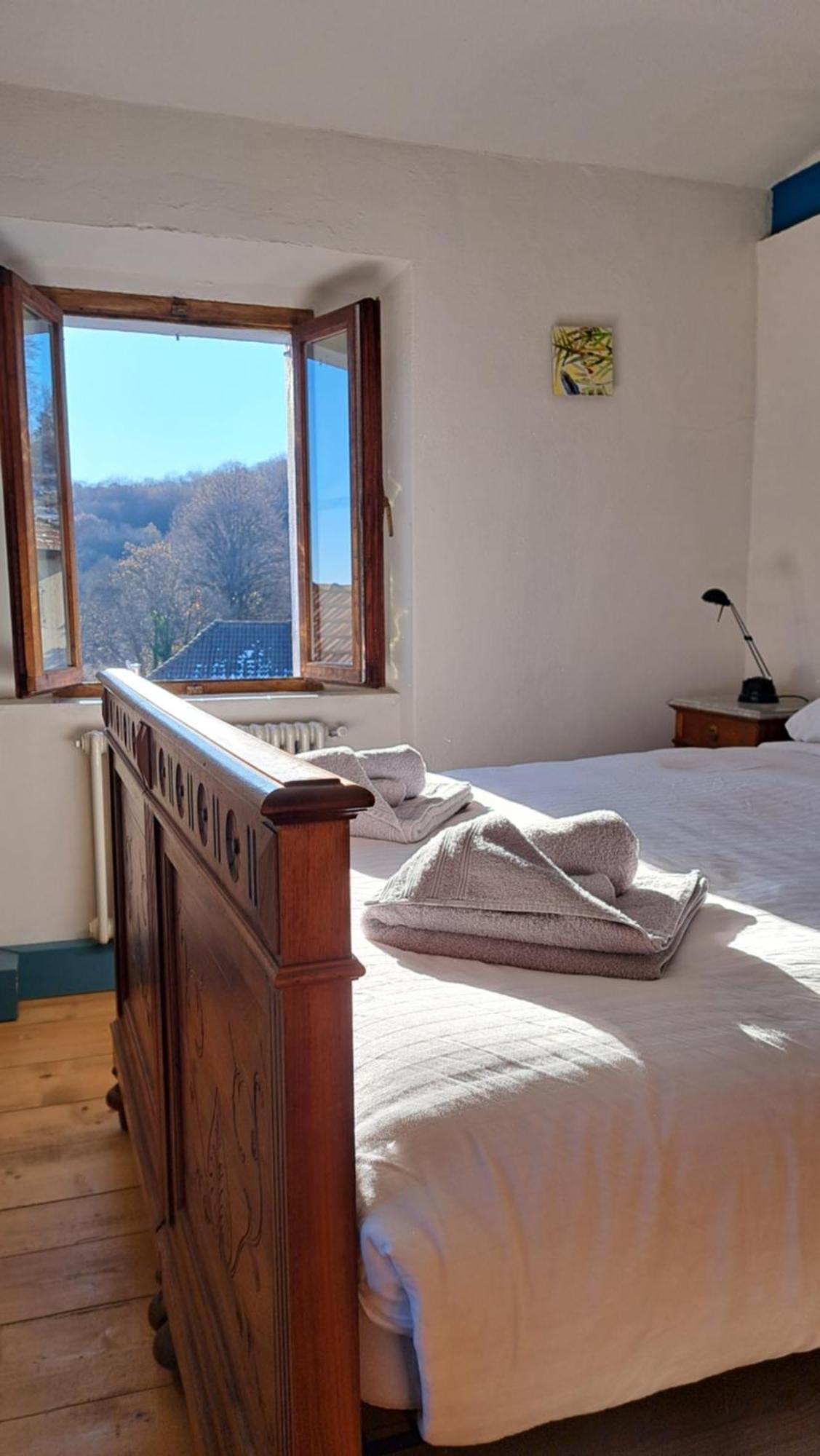 Appartamento Storico Con Giardino Soleggiato - B&B Via Rinaldi Arto Centonara Exterior photo