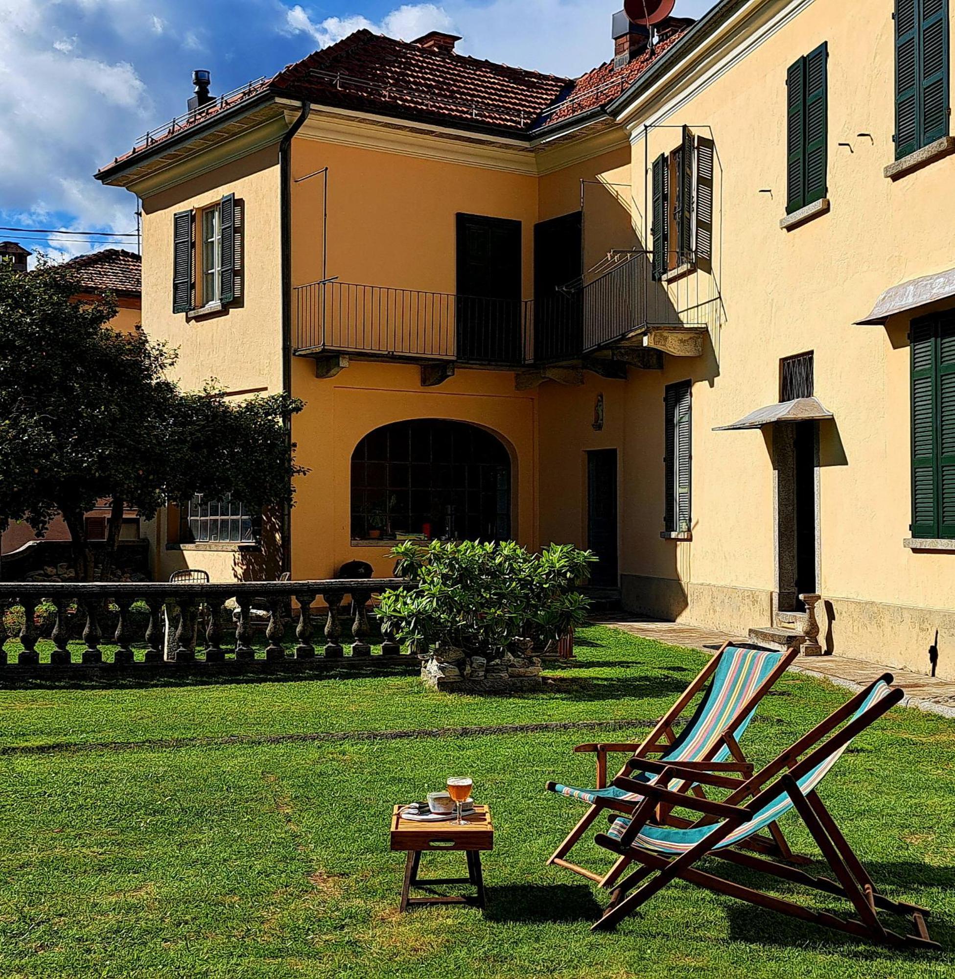 Appartamento Storico Con Giardino Soleggiato - B&B Via Rinaldi Arto Centonara Exterior photo
